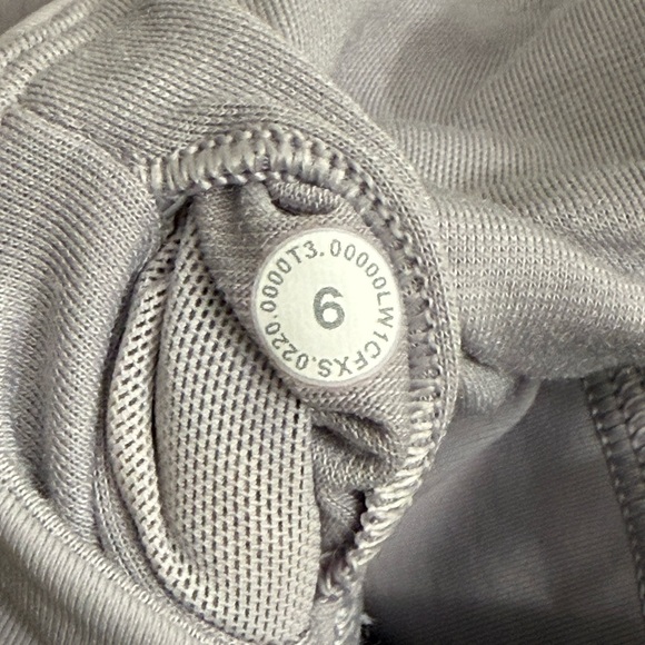 Lululemon Twist Around 2-in-1 Tank - Picture 13 of 15